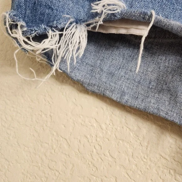 Abercrombie Fitch Size 34 / 18 The Mom Short High Rise Distressed Denim Jeans‎ - Picture 5 of 15